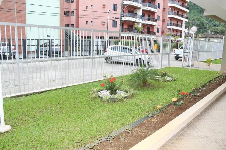 Otimo Apartamento Em Ubatuba A 50 Mts Da Praia Apartment Exterior photo